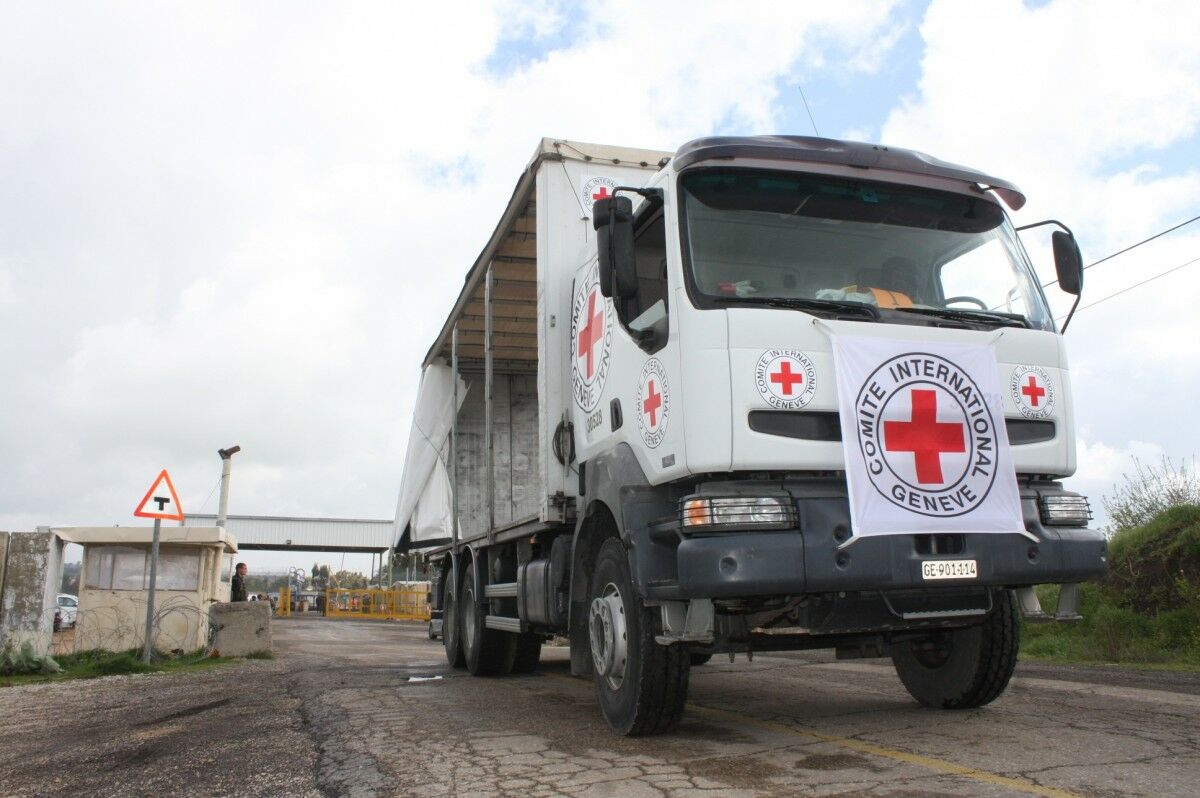 temporary-aid-feature-golan_heights_syria_israel_people_religious_people_apple-1164194.jpg21d-68685ff4